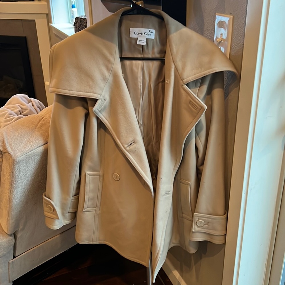 Gorgeous Calvin Klein trench/peacoat!